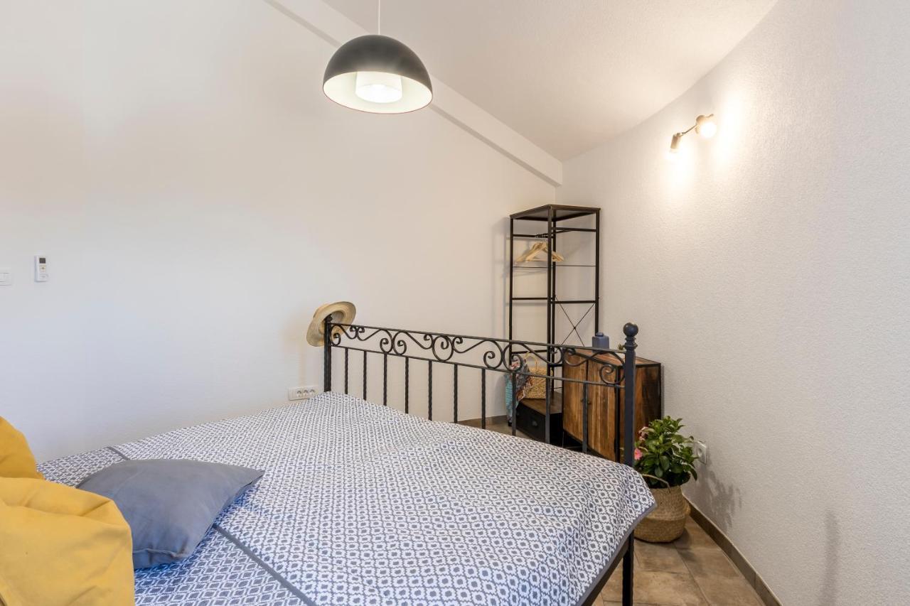 Island Getaway - Heritage House Mirce 외부 사진